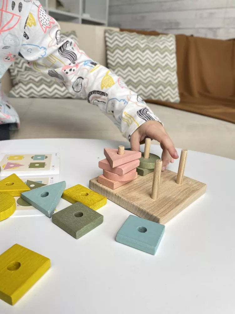 Igroteco žaidimas, Mokausi geometrines formas