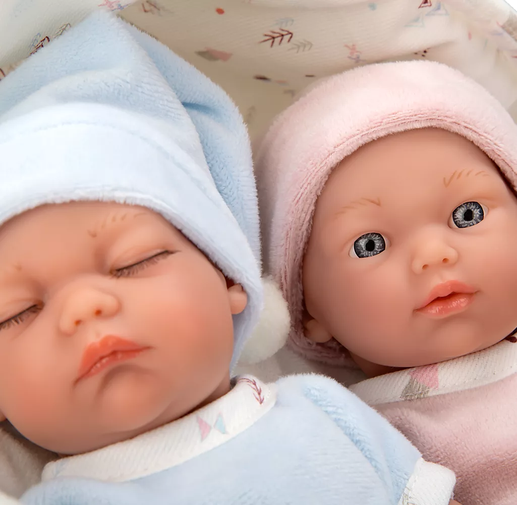 Arias kūdikėliai dvynukai baltoje nešyklėje, 26 cm