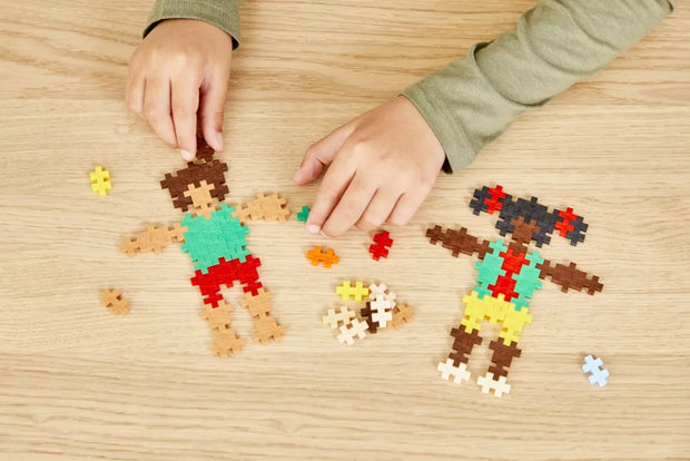 Plus Plus konstruktorius, Pasaulio žmonės, 275 det.