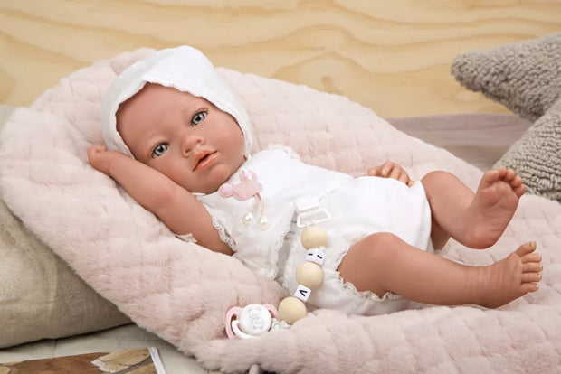 Reborn lėlytė baltais rūbeliais, mergaitė, 38 cm